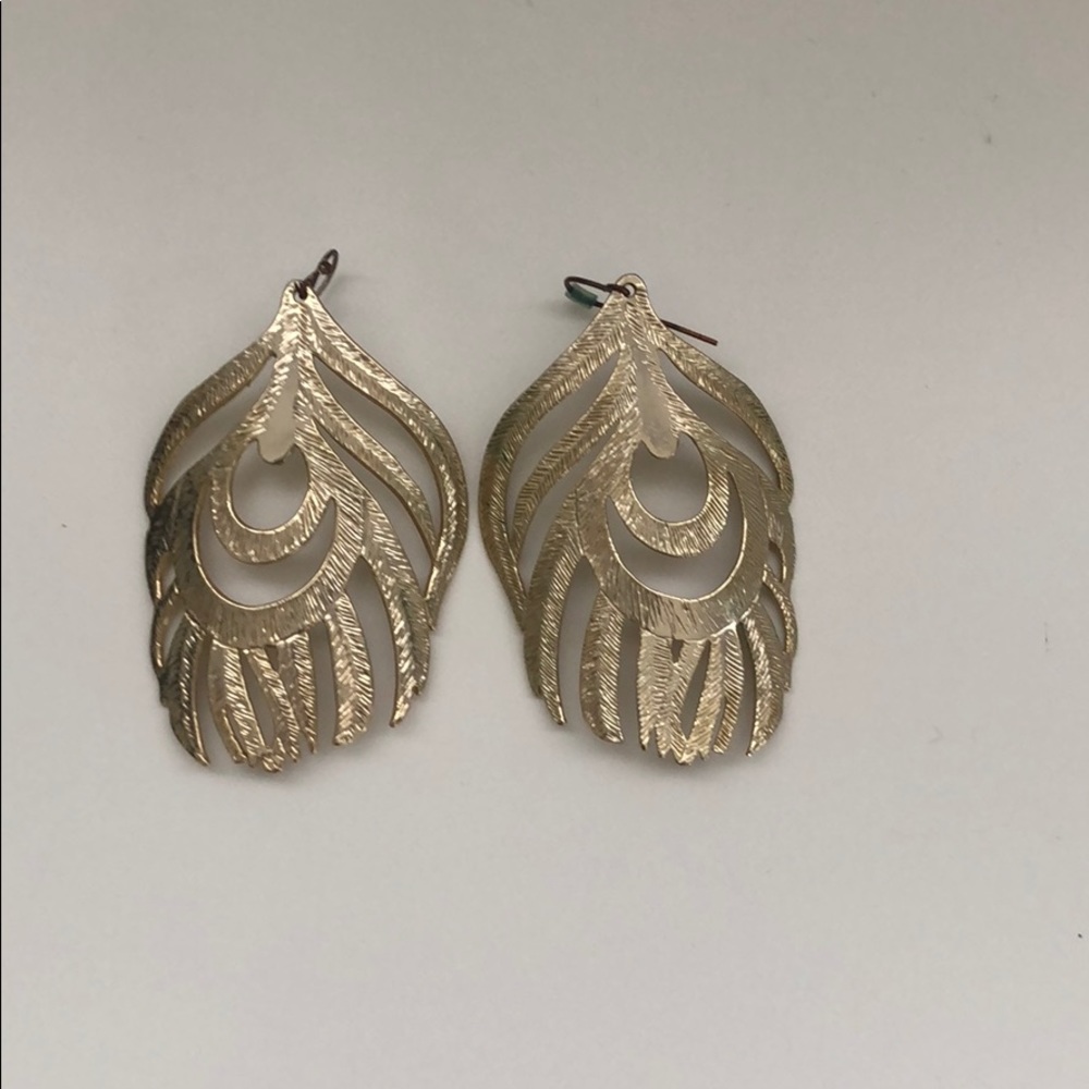 Kendra Scott Feather earrings